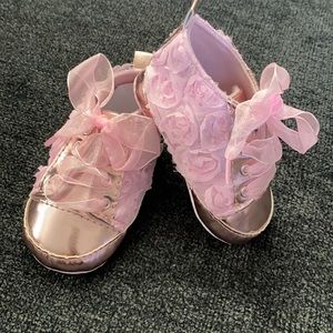 NWOT Baby Girl Shoes Size 3-6 Months